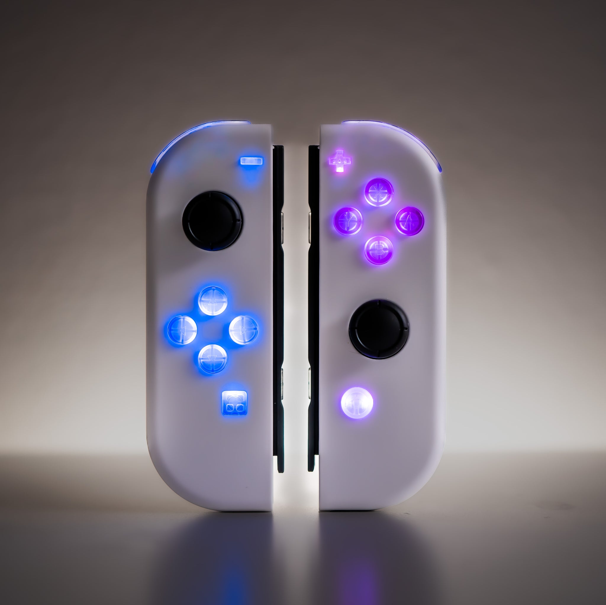 JOY-CON (L)/(R)ホワイトカスタム White on White LED Custom Joy-Con Controllers — Backlit Clear