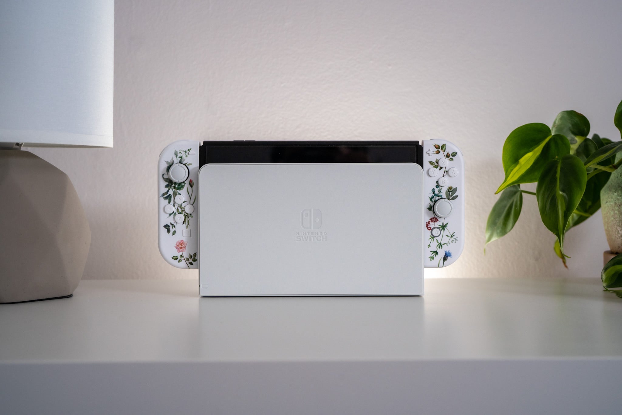 Floral Custom Joy-Con Controllers — Flowers Vines & Laurels